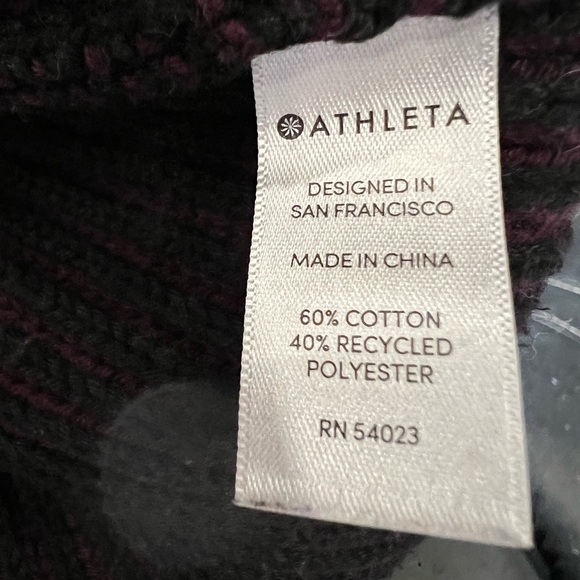 Athleta Cute Women Sweater- Small - Picture 6 of 8